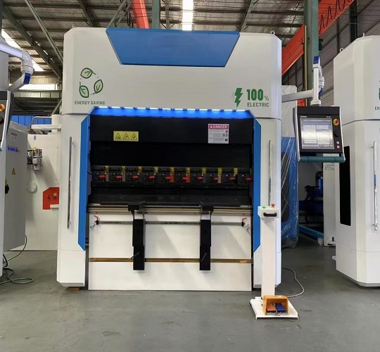 CNC 프레스 브레이크 기계 작동 원리 및 정밀 장점