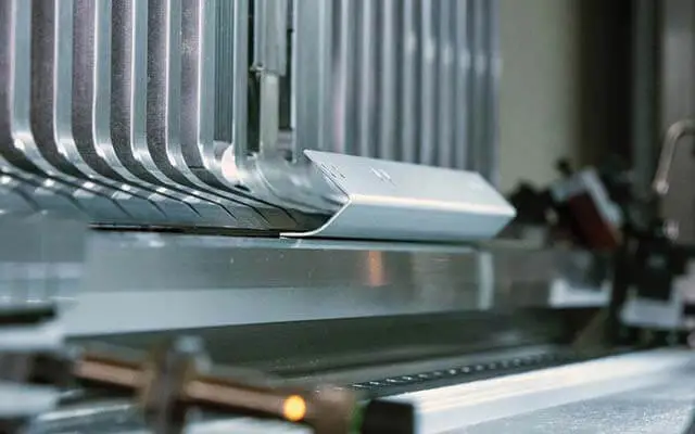 귀하의 요구에 맞는 최고의 프레스 브레이크 툴링을 선택하는 방법