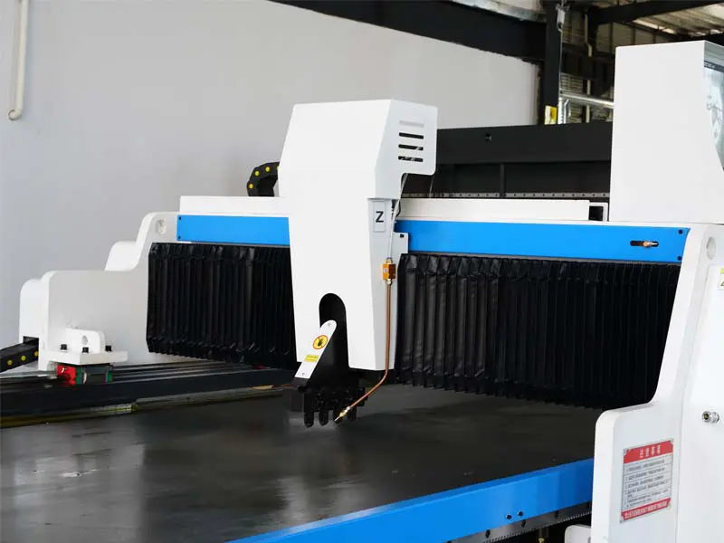 Alloy blade Alloy blade