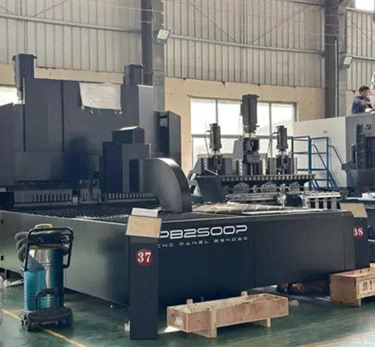 수치 제어 압력 브레이크: 정확성과 효율성 방출