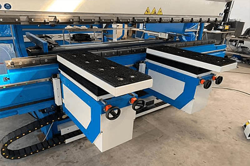 bystronic-press-brake-tooling-6.jpg bystronic-press-brake-tooling-6.jpg